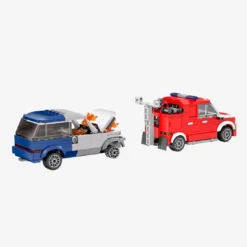 Feuerwehr Parkhauslöschfahrzeug mit Autowrack
