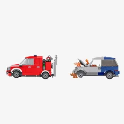 Feuerwehr Parkhauslöschfahrzeug mit Autowrack